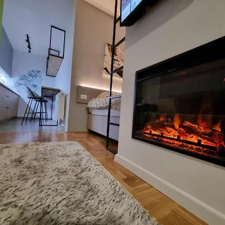 Appartement Golden Lux 1 *