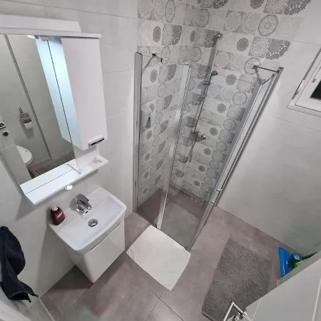 Appartement Golden Lux 1 *