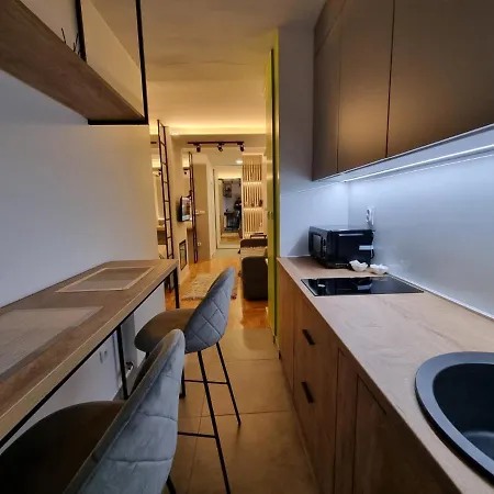 Golden Lux 1 Apartman Pale